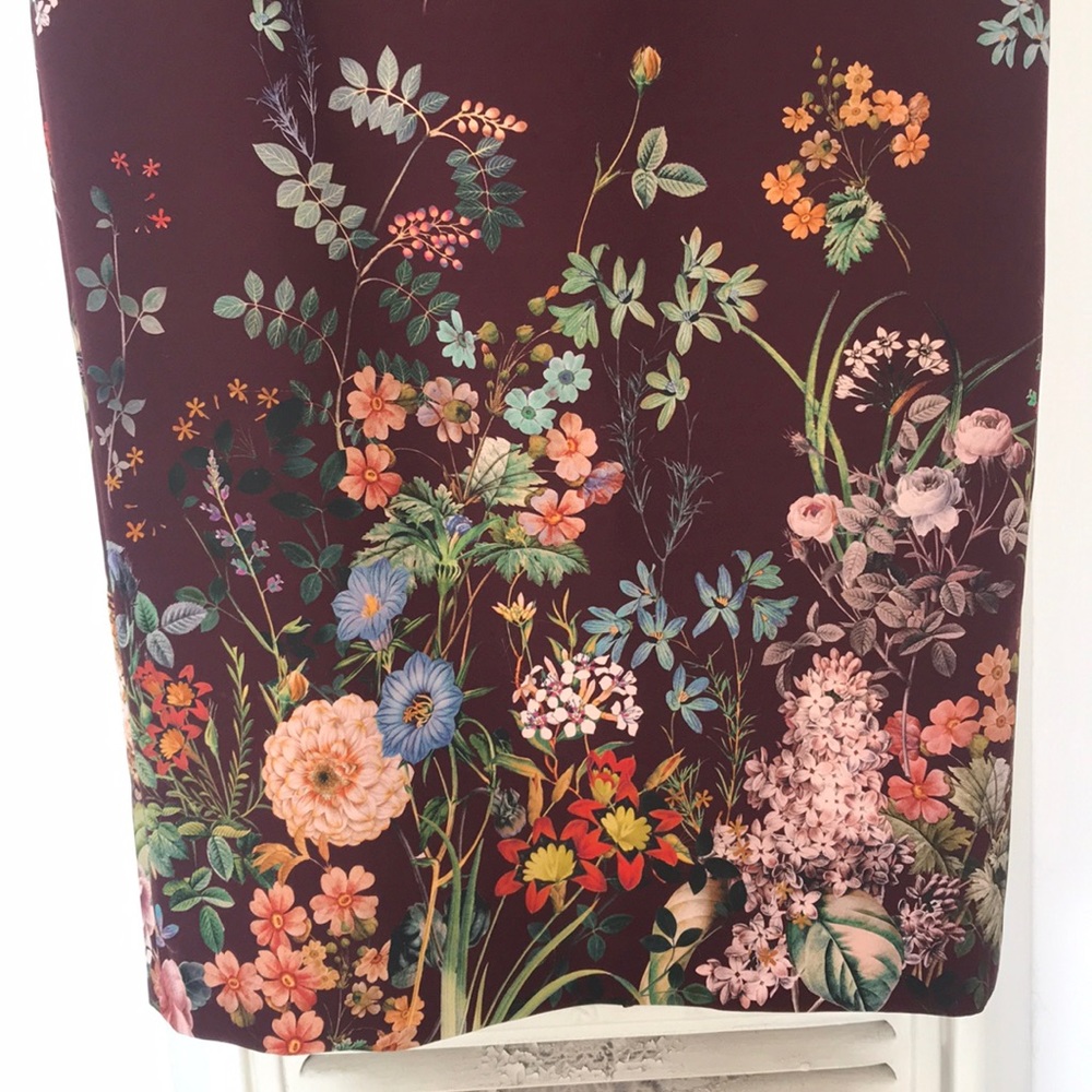 Beautiful burgundy brown print stretch woven skirt